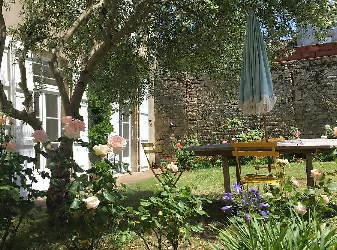 Mitsou Pensión Mellé